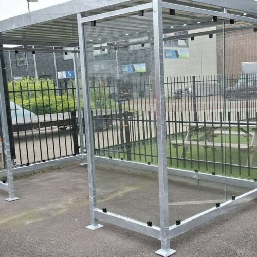 Rookoverkapping Myla 224 Nog een afbeelding van onze rookoverkapping Myla 3 x 1.5m in Vlodrop in een prachige bosrijke omgeving.